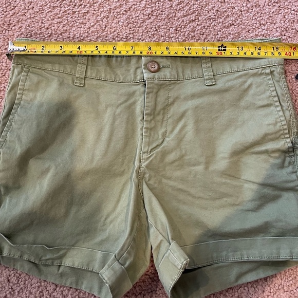 GAP KHAKIS Mid-rise Green Girlfriend Short - Picture 5 of 9